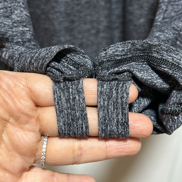 Lululemon Surge Warm 1/2 Zip Heathered Black - Men’s Size Large - Picture 9 of 10